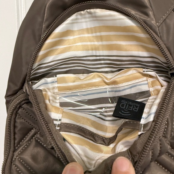 Lug Hovercraft Crossbody - Picture 5 of 9